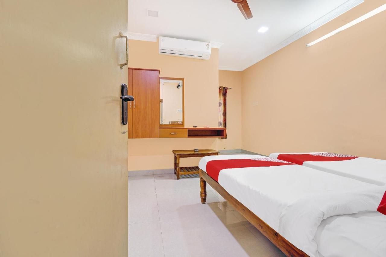 Oyo 81409 Hotel Sivajothi Tuticorin Exterior photo
