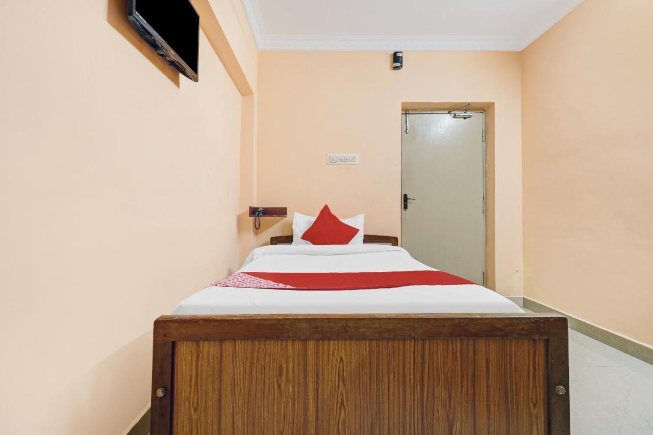 Oyo 81409 Hotel Sivajothi Tuticorin Exterior photo