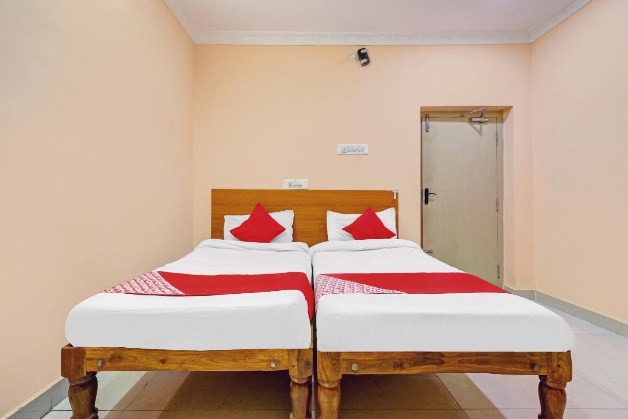 Oyo 81409 Hotel Sivajothi Tuticorin Exterior photo